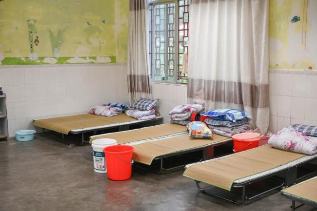 女干部紧急转移村民1小时后山体滑坡 5000立方米土石倾泻零伤亡