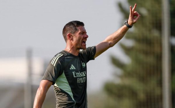 泽峰资本 连续两赛季带不同球队欧战做客安菲尔德，阿隆索成历史第三人